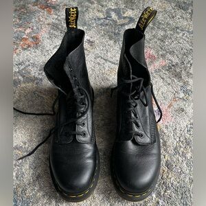 Dr. Martens 1460 Pascal combat boots, gently used